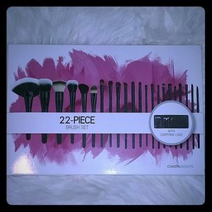 22 Piece Brush Set Coastal Scents
